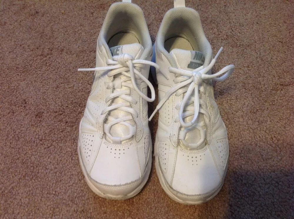 Uniform discount tennis shoes