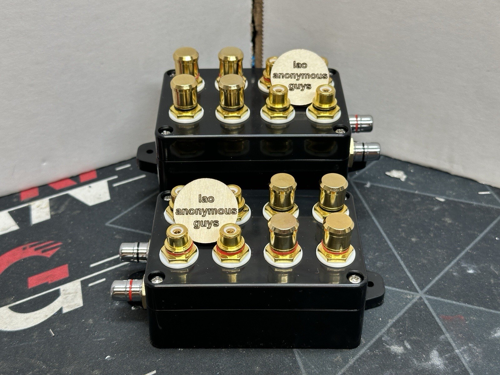 RCA Distribution Block 1-4 Rhodium Gold Plated, Silver Plated OFC, Noise Stopper