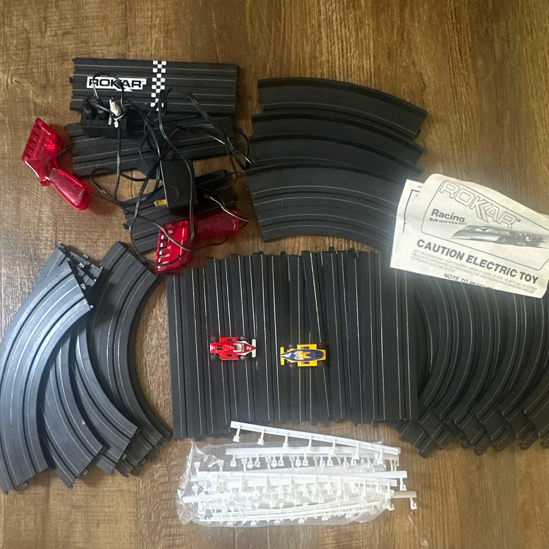 Electric ROKAR Racing Masters Slot Car Track Set 8620 2 Cars, 2 Controllers