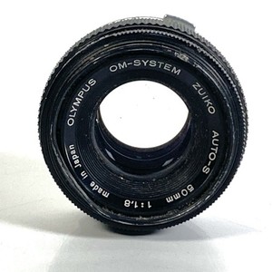 OLYMPUS OM-SYSTEM ZUIKO AUTO-S 50MM 1:1.8 CAMERA LENS