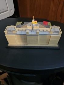 LEGO Architecture Buckingham Palace 21029 Retired