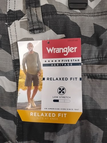 Pantaloncini Wrangler taglia 33 vita nuovi con etichette vestibilità rilassata basso strech 10"/cuciture interne grigio mimetico - Foto 13 di 14
