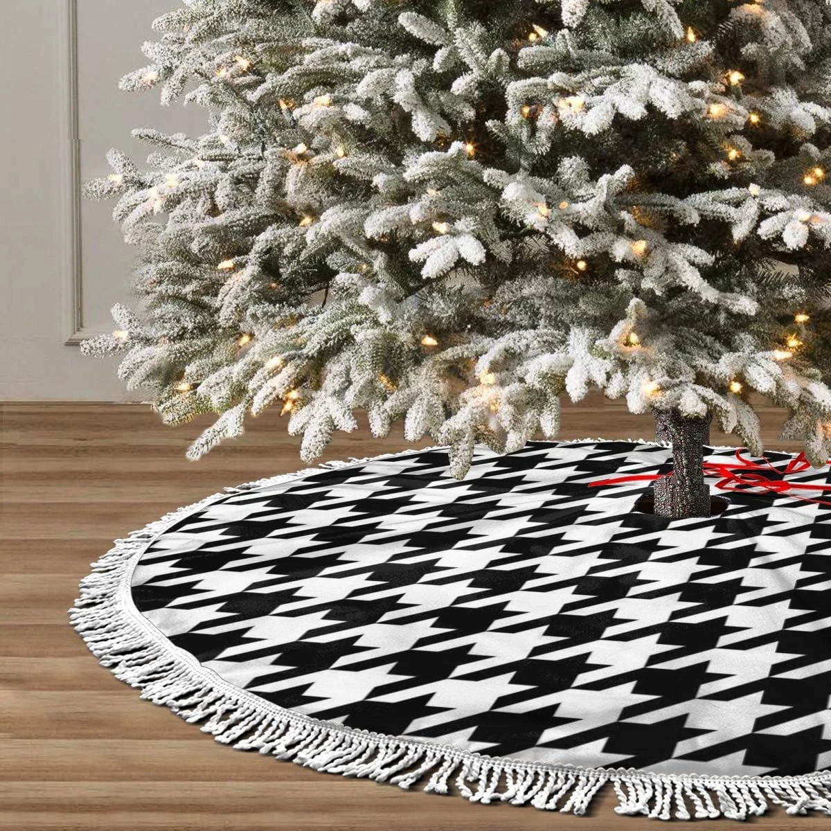 Black and top white tree skirt
