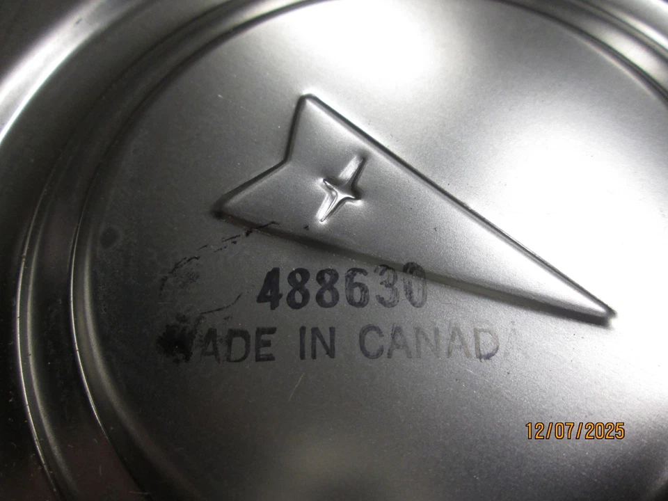 Cubierta de rueda tapacubos Pontiac GM NOS 488630 1972 1973 1974 GTO Firebird OEM Foto 4 de 4
