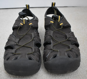 Mens closed toed fisherman sandals size 7