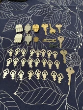 Lot of 38 Assorted Dispenser keys Janitorial paper towel Cabinets