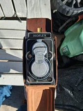 Vintage ZEISS IKON IKOFLEX FAVORIT (887/16), c-1958 Camera  with case