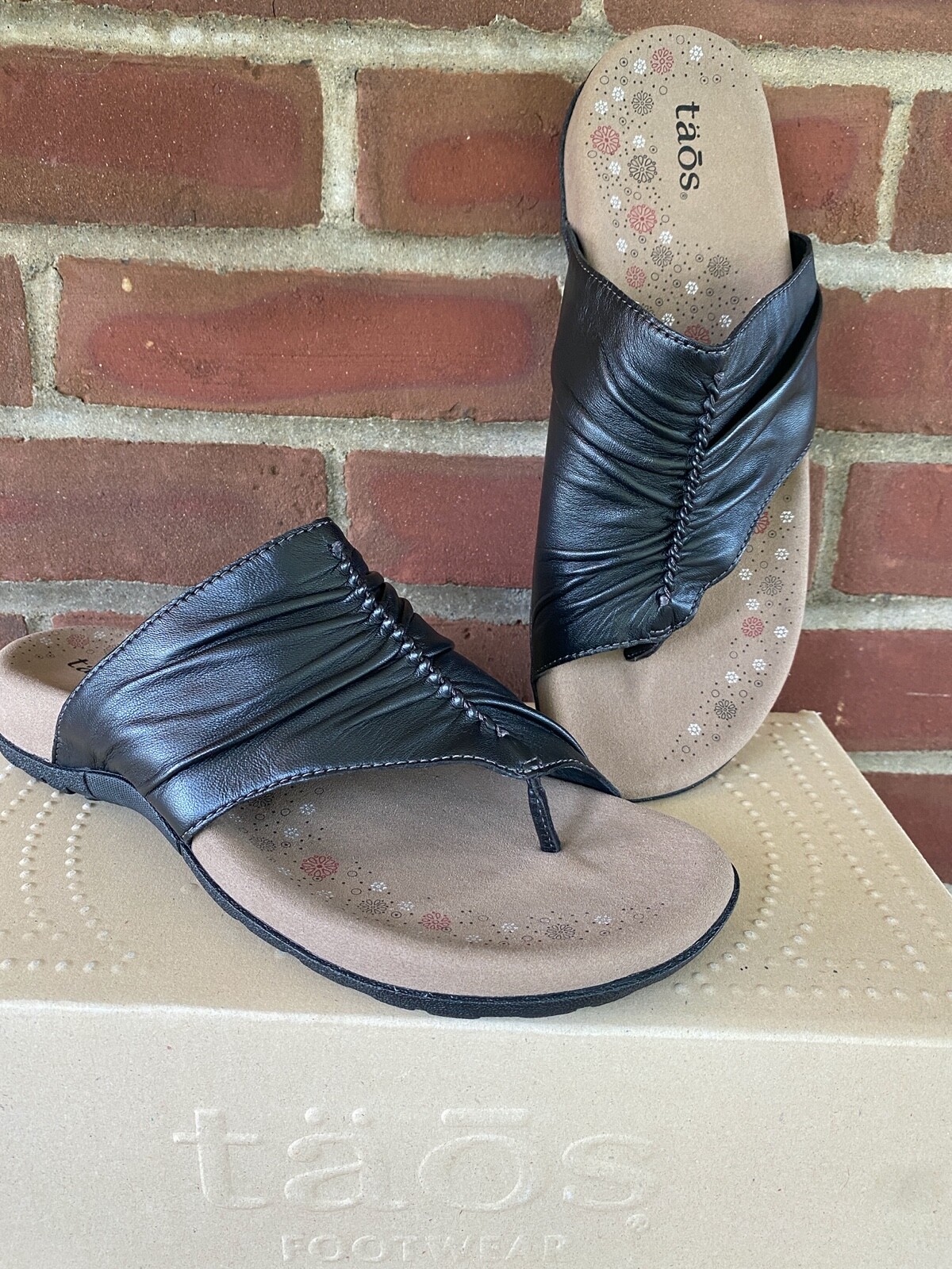 taos gladiator sandal