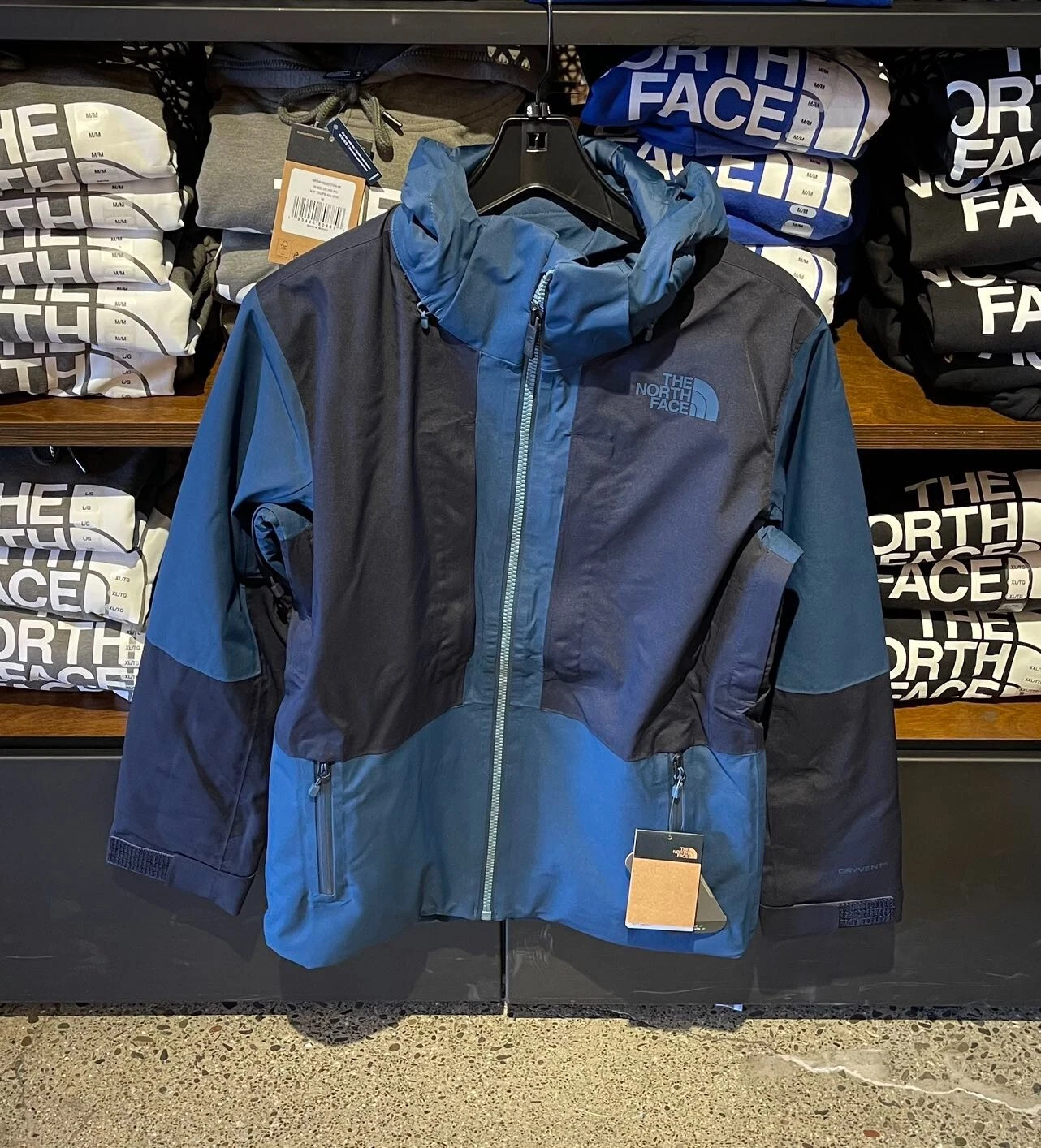 The North Face Men's Chakal Primaloft Insulated Hooded Ski Snow jacket Size S
Opens in a new window