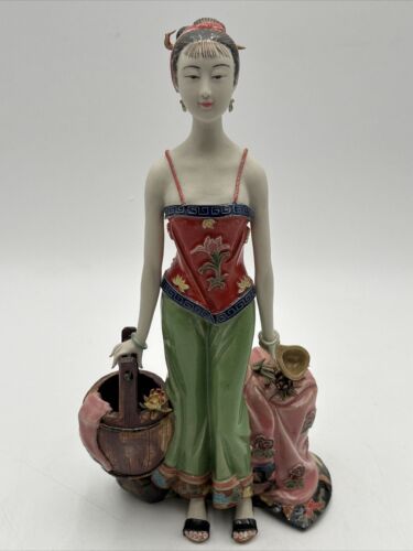 Vintage " Chinesische Wucai Porzellan Keramik Shiwan Dame Frau Wasser Eimer Figur