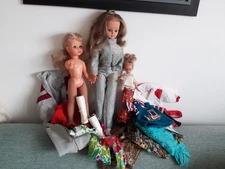 3 Poupees BELLA  anciennes