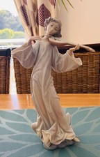 Lladro Angel With Mandolin 1324 Retired