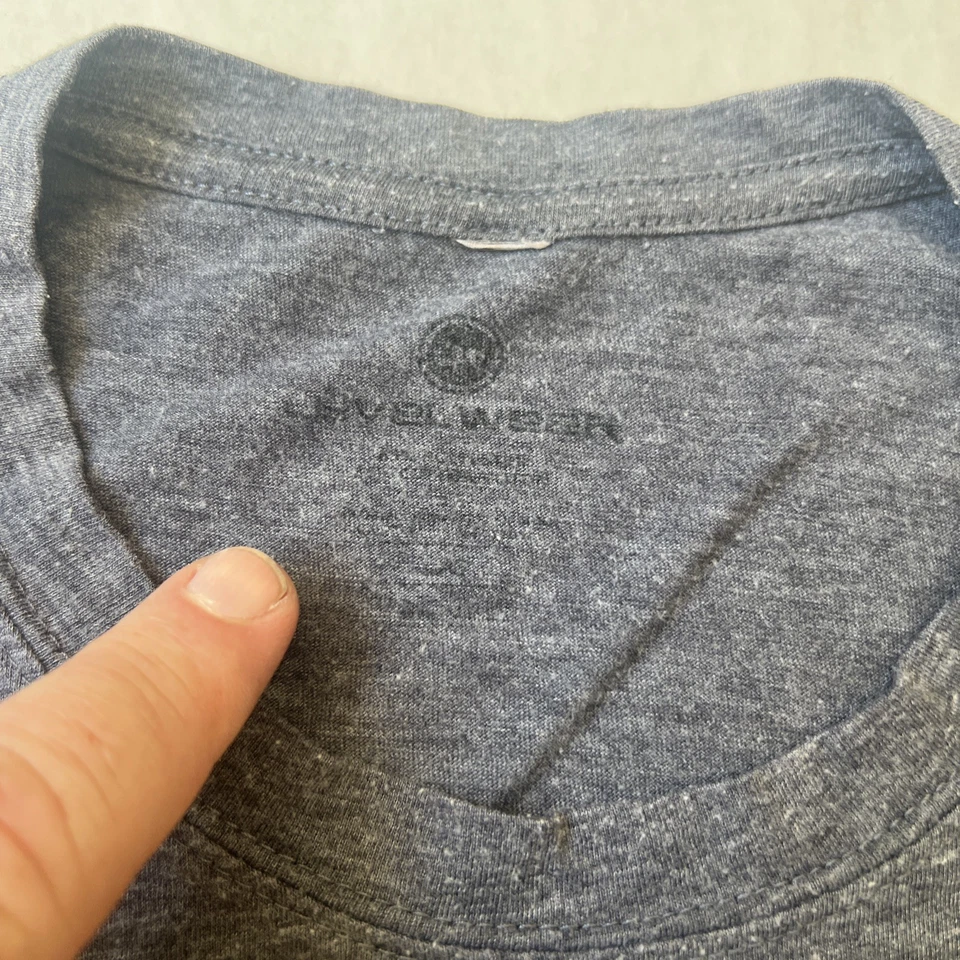 De colección Oficial Wilshire Country Club Est. Camisa gris mediana del club de golf 1919 Foto 3 de 4