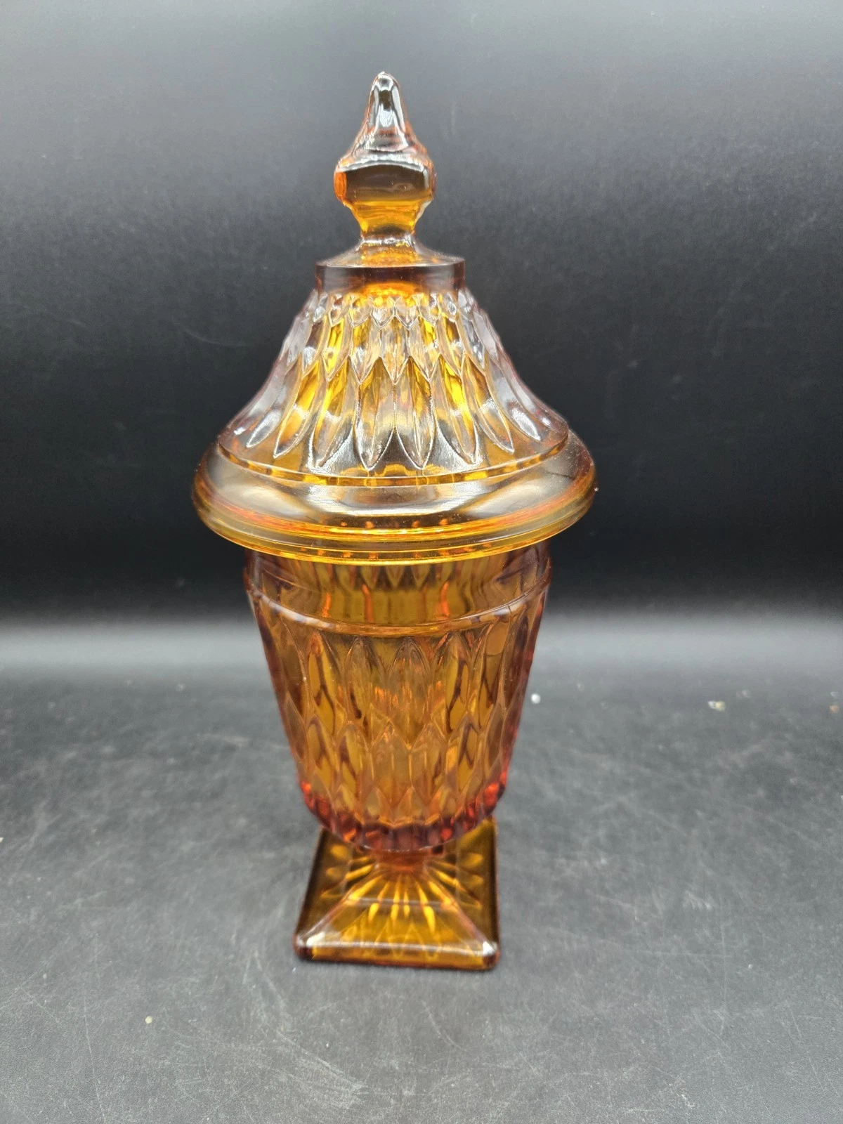 Vintage Indiana Glass Amber Mount Vernon Lidded Candy Dish Apothecary Jar
Opens in a new window or t