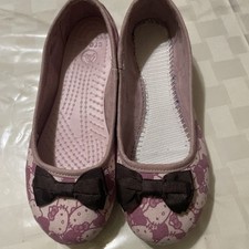 Crocs Hello Kitty Women s Size 6 pink Ballet flats w/kitty print Bow Vintage