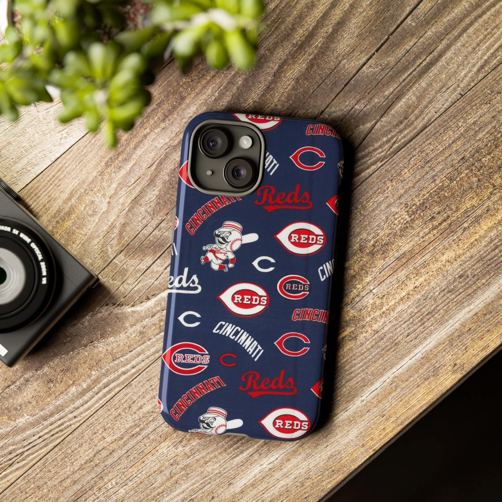 Cincinnati Reds Apple iPhone Cases