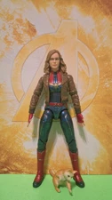 Marvel Legends CAPTAIN MARVEL with JACKET - KREE SENTRY BAF + GREAT BACKGROUND
