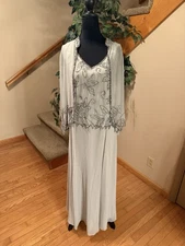 J Kara Women's Size Beaded Dress With Sheer Jacket Size 8P Silver