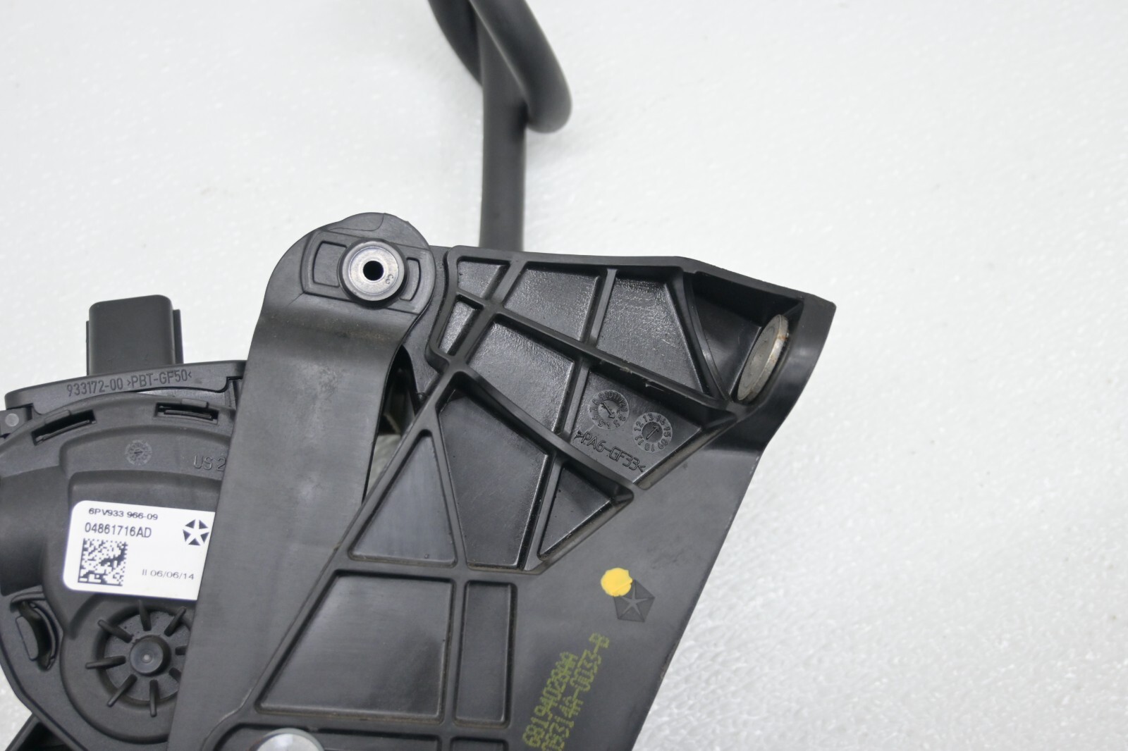 Maserati Ghibli 2014-2021 Accelerator pedal P/N 1130057
