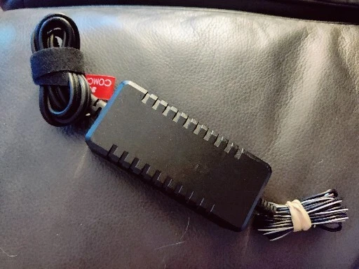 Cargador de fuente de alimentación adaptador CA/CC Delta Electronics modelo EADP-32DB A 12V 2.67 Foto 2 de 4