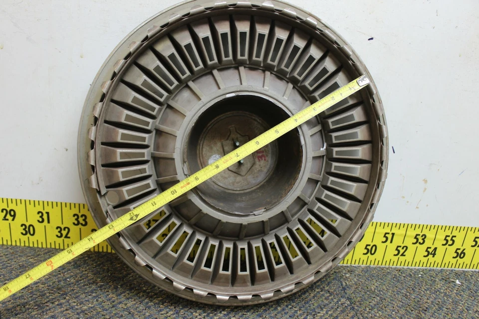 Cubierta de rueda tapacubos única 14" OEM 14023420 1981 Chevrolet Monte Carlo (2245 Foto 4 de 4