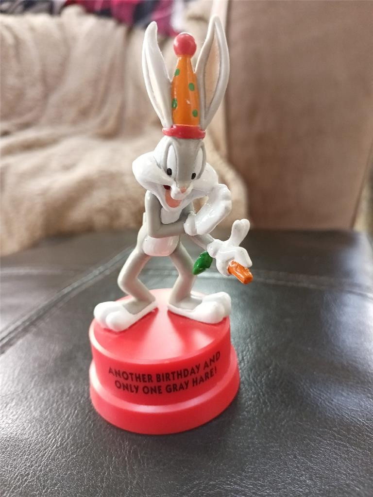 Bugs Bunny Gray Hare PVC Figure Looney Tunes 1994 Cake Topper Collectible