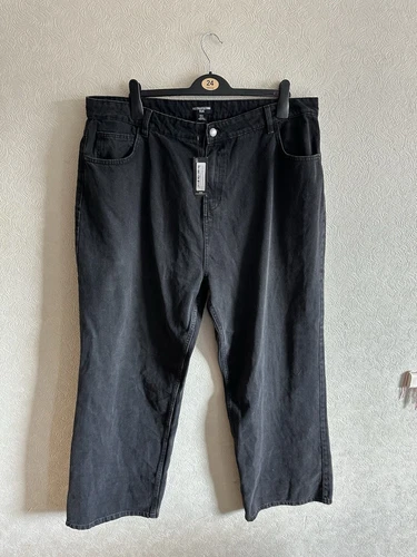 Pretty little thing PLUS black straight leg jeans size 20 BNWT