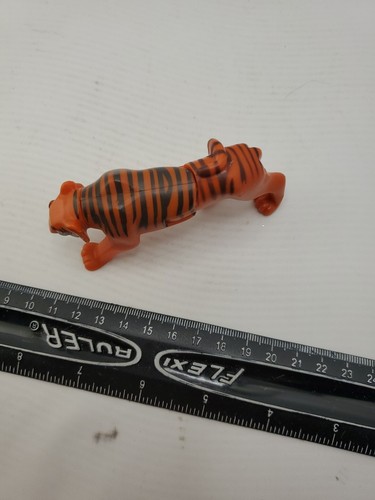 DISNEY JUNGLE BOOK SHERE KHAN TIGER FIGURE MCDONALDS (DIS587) BACK HALF MOVES - Picture 8 of 9