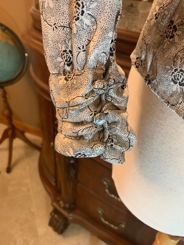 TESS SEIDIGES TOP SATIN BLUSE Hemd VINTAGE hoher Kragen PARIS MILANO elegant 1970 - Bild 2 von 12