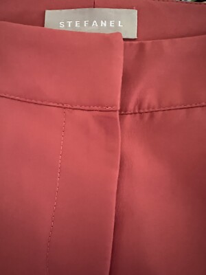 Hose, Stefanel, 36/42 Ital., gedämpfter Hummerton, leicht glänzend