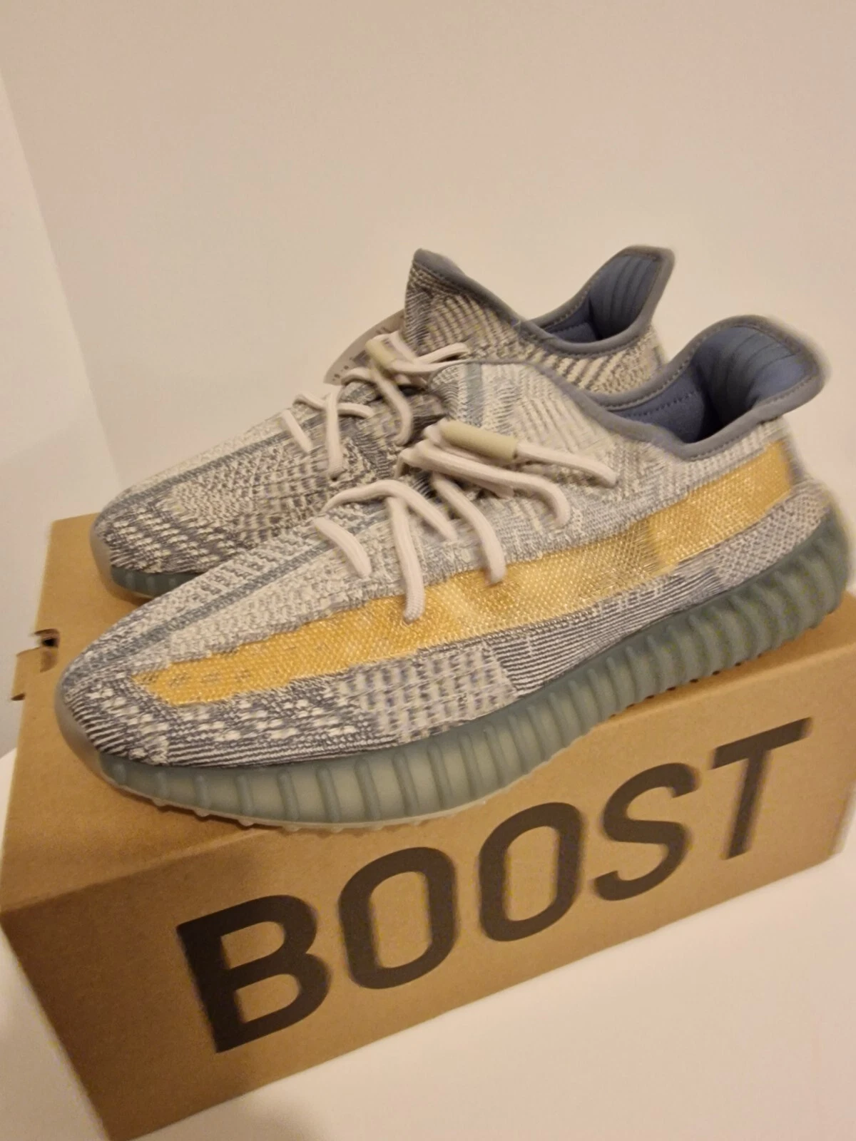 Taglia UK 10 Adidas Yeezy Boost 350 V2 Low Israfil stock morto