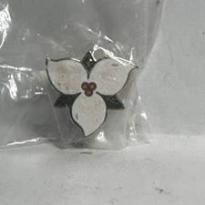 Trillium Flower Ontario  Lapel Pin