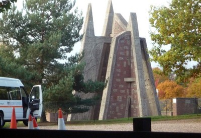 Foto A3 Aktivitätsturm im Pfadfinderlager Apsley \/TL0505 A seltsam aussehend t c2011