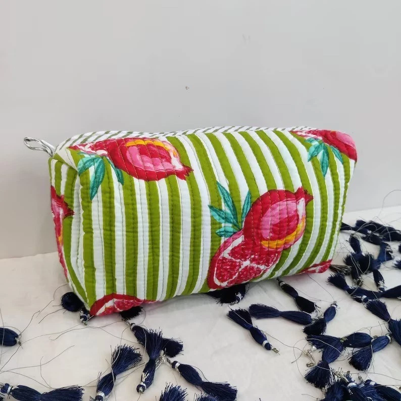 Indian Green Striped Cotton Quilted Toiletry Purse Cosmetic Storage Bag Of 3 Pc
Opens in a new windo