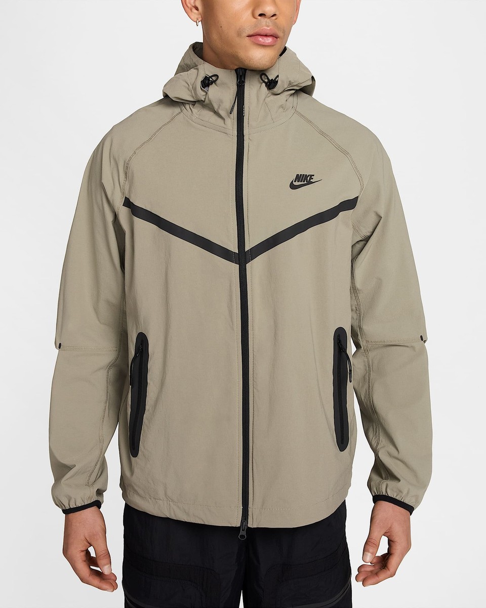Nike Tech Woven Windrunner Lightweight Jacket Light Army HM7151