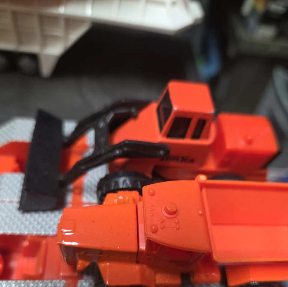 Vintage Hot Wheels Mega-Rig Space Shuttle Transporter 1997 16 Pieces Lot - Image 3 of 4