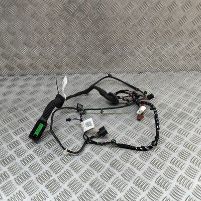 Porsche Taycan hinter der linken Türkabel 9J1971693d Strom 350 kW 2022 31802007