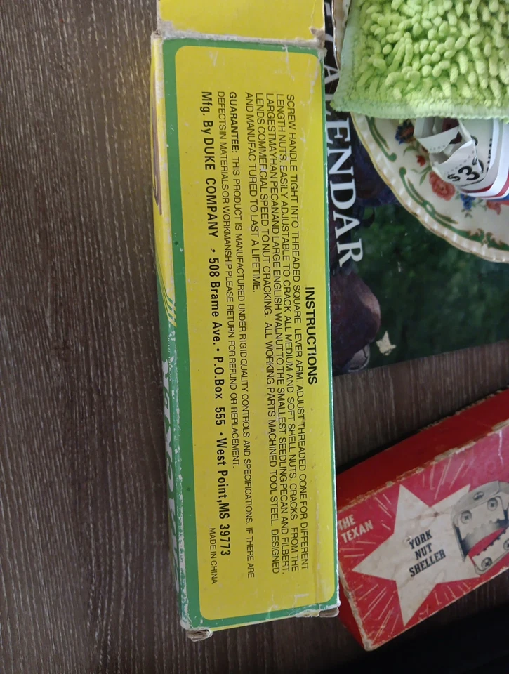 Duke's Easy Pecan and Nut Cracker Steel Silver & Wood Handle with Original Box - Image 3 of 3