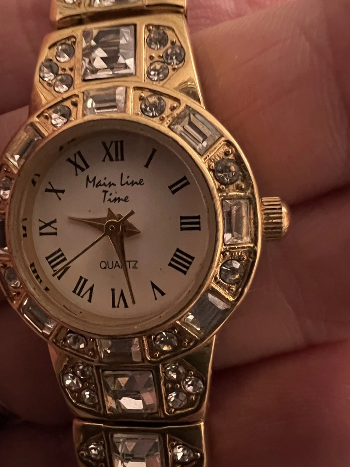 Reloj para mujer Main Line Time corte princesa cristal TONO DORADO Japón Mvmnt ¡Leer! Foto 3 de 4