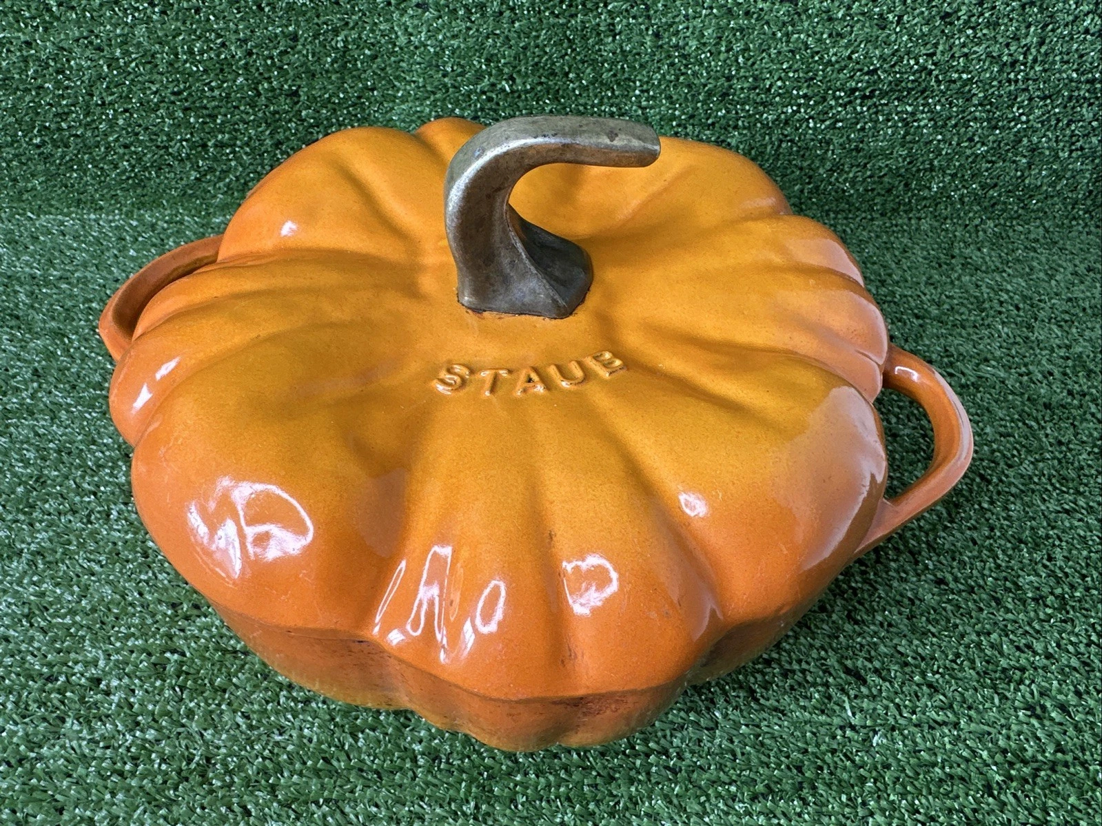 STAUB Cast Iron Pumpkin Dish - Dutch Oven 3.5 Litre Made in France -see details