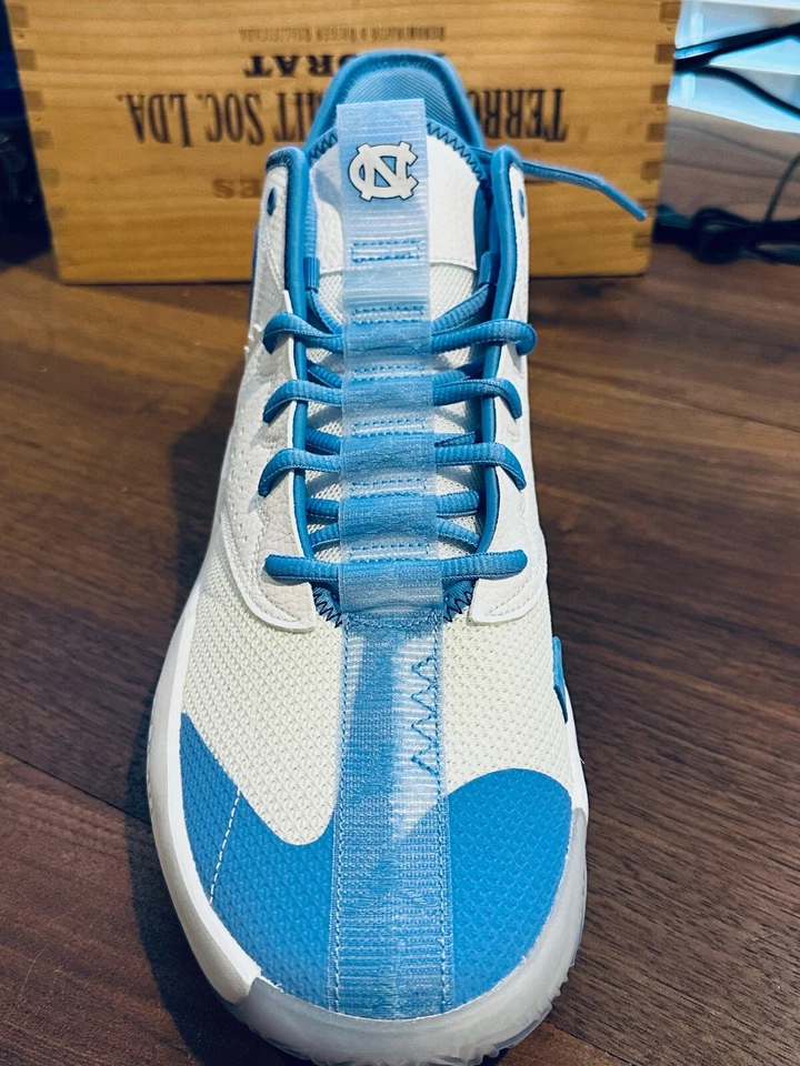 UNC NEW - OLD STOCK - UNC Tar Heels Basketball Shoes Size 14 - Player Exclusive - Image 3 of 4