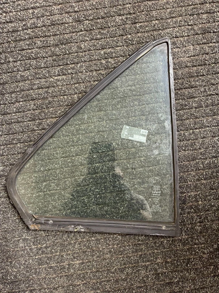 1985 1986 1987 JAGUAR XJ6 DRIVER LEFT REAR QUARTER WINDOW GLASS OEM - Image 2 of 3