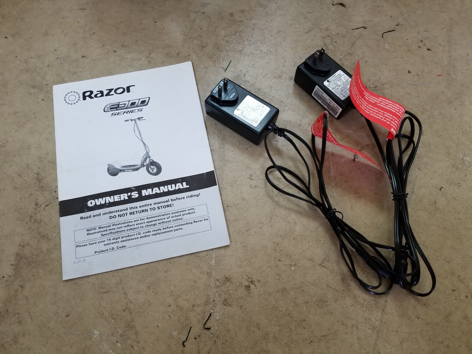 Razor E300s Electric Scooter w/charger (2 AVAILABLE) LOCAL PICKUP ONLY