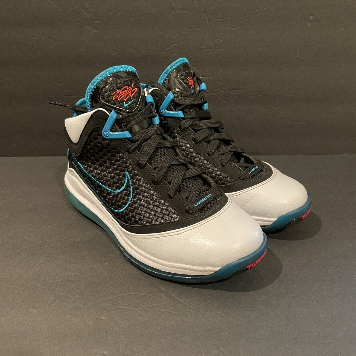 Nike LeBron 7 “Red Carpet” AW FW 19 2019 Nike LeBron 7 Red Carpet Release Date | SneakerNews.com