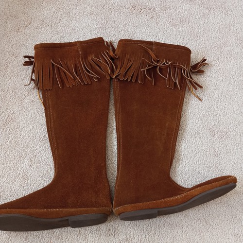 MINNETONKA Made in USA Women's Brown Suede tall Fringe Boots Sz 6 - Picture 2 of 6