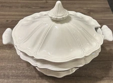 Rare Vintage Red Cliff Ironstone soup Taureen With large Lid In Good Condition!