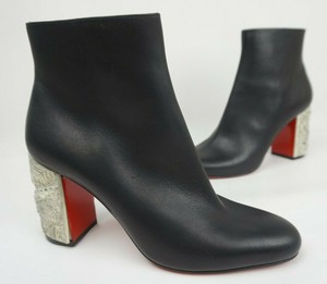 black scrunch booties