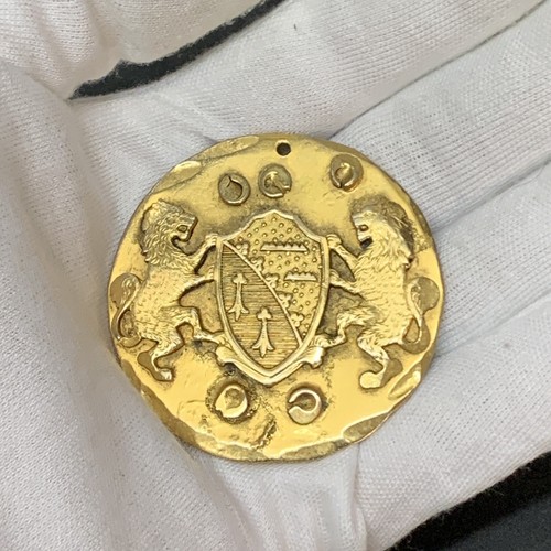 Antique Metal Pendant Heraldic Lions Shield 2" Gold-tone Medallion Metal round - Picture 4 of 15