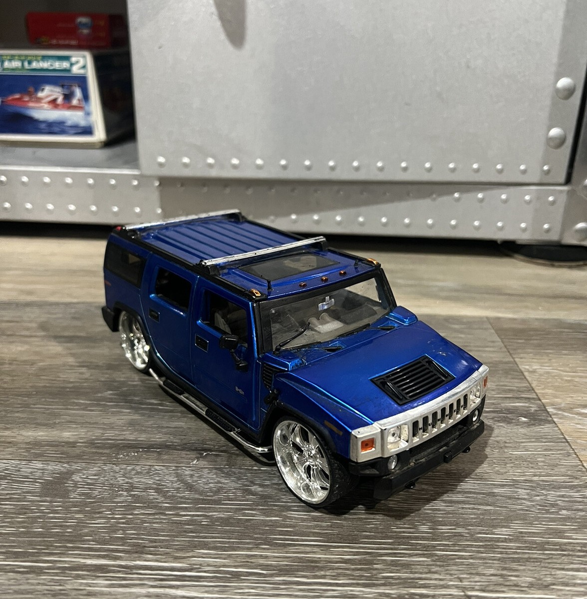 JADA Toys 1/24 Scale - DUB City 2003 Hummer H2 DieCast Toy