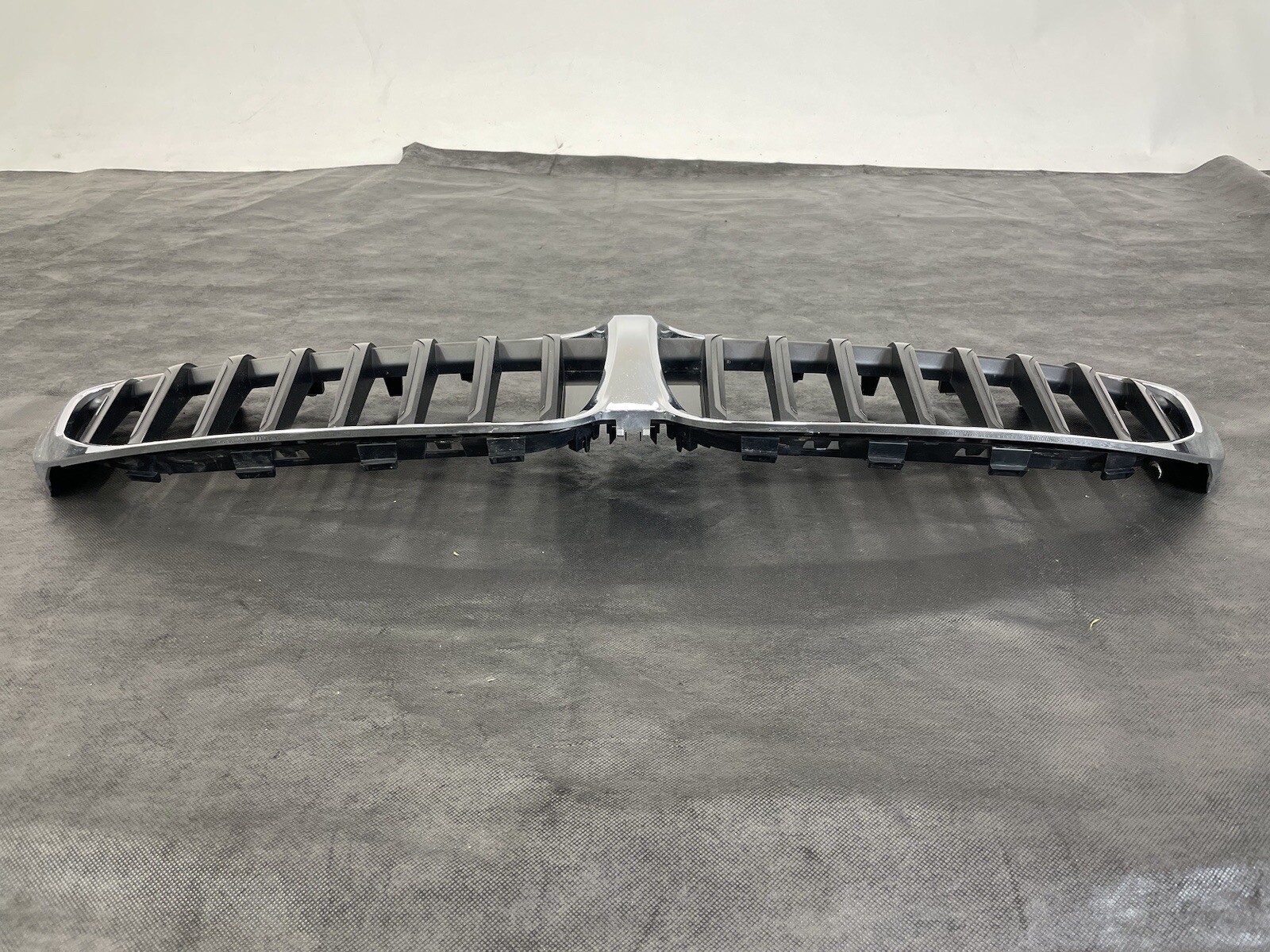 Original BMW G20 G21 330i M34 192976 5113192976 radiator grille 